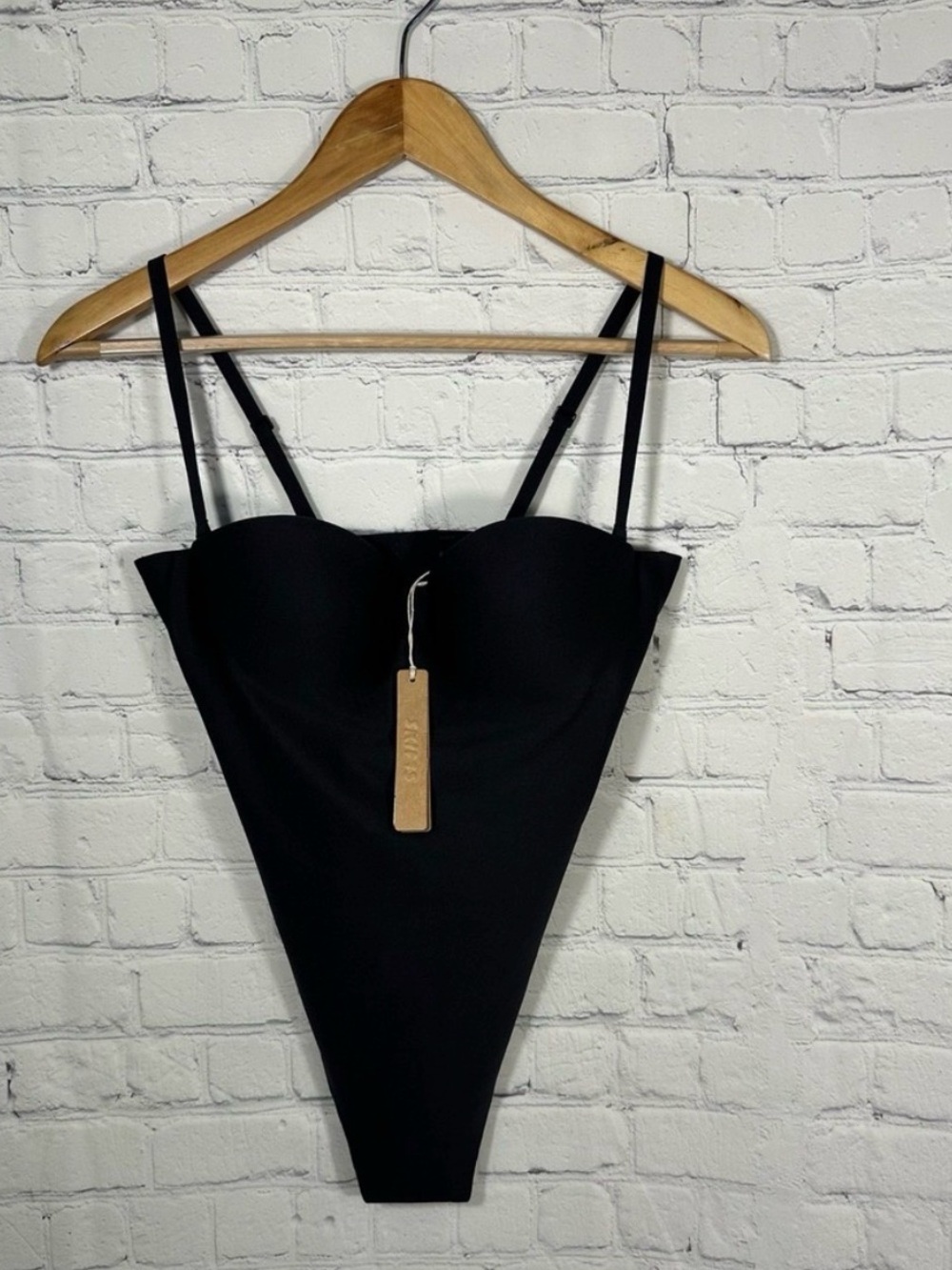 NWT SKIMS Body Molded Bodysuit Onyx XS - Picture 2 of 3